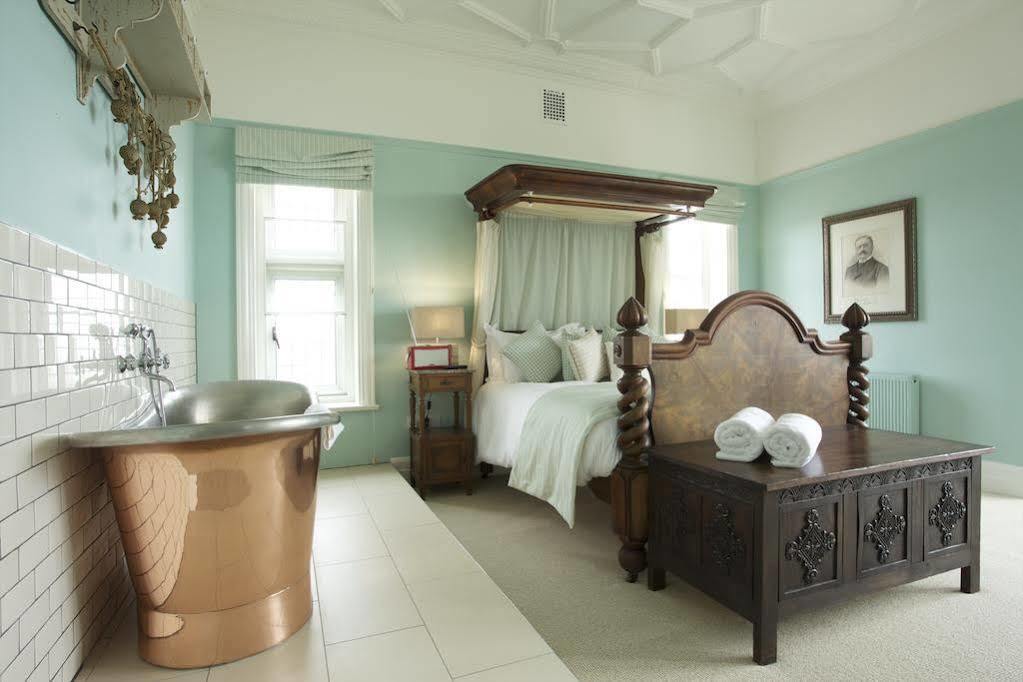 The Beach House Milford on Sea Exterior photo